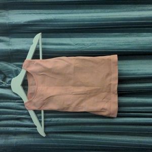 sleeveless pink top